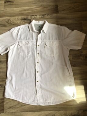 G.H. Bass & Co. Men's White Button Down Short-Sleeve Fishing Shirt